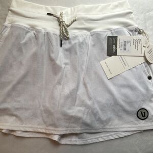 NWT Vuori Seabreeze skirt size small - white